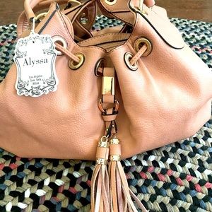 Alyssa hand or shoulder bag. Vegan leather pink.